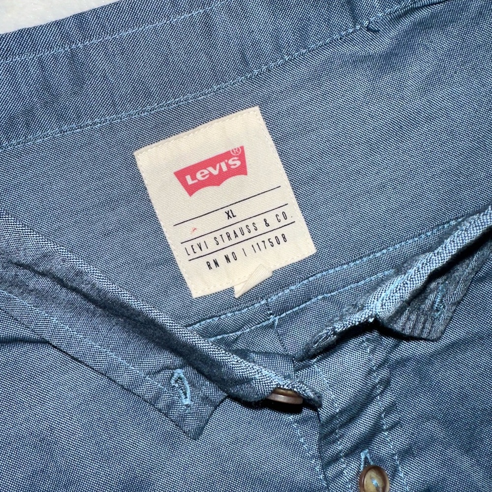 Levi button up - Picture 2 of 2